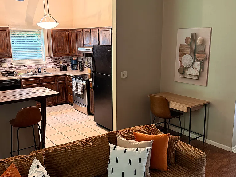 6826 Equestrian Ln — Photo 11