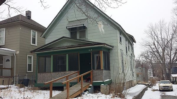 1st image of 214 N Valley St