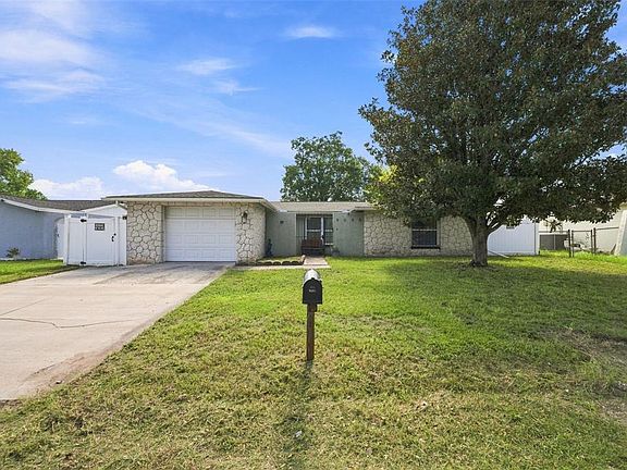 2nd image of 9040 CRABTREE LANE