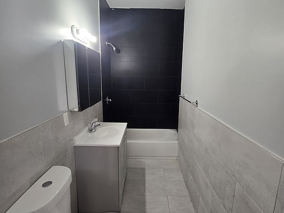 4th image of 60 Holland St #G1