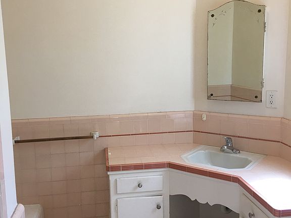 5th image of 2318 1/4 Mira Vista Ave