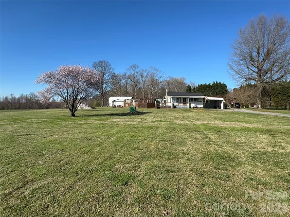 824 Baxter Rd, Cherryville, NC 28021