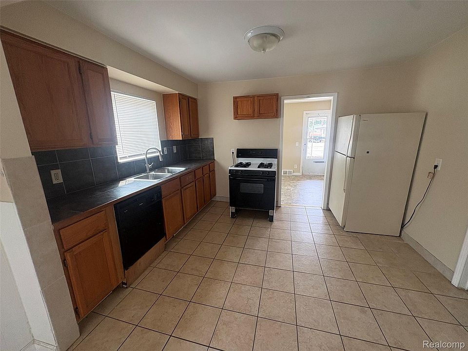 23122 Davey Ave, photo 10