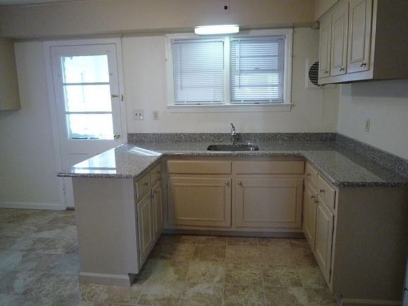 4th image of 87 Fairfield Ave