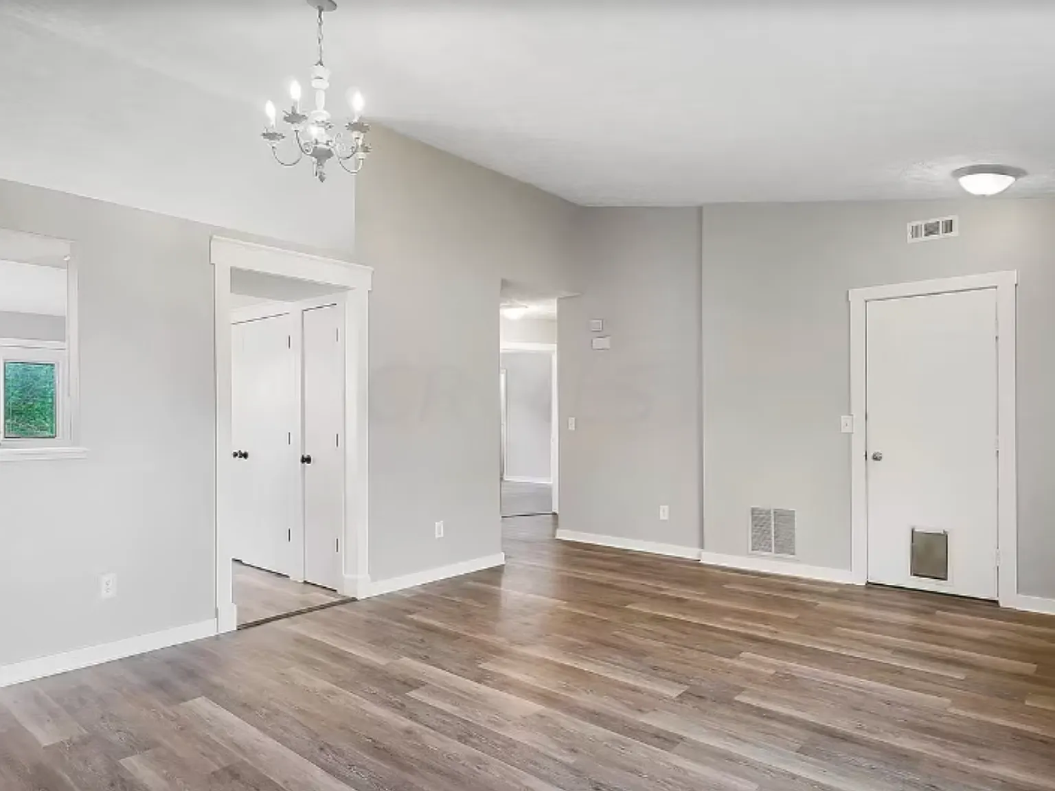3 bed, 1167 sqft, $2,100 — Photo 3