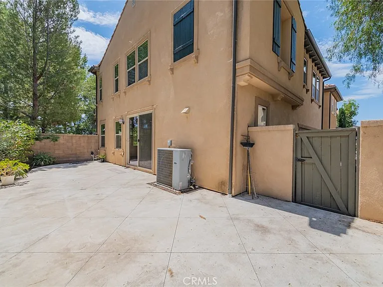 183 Pathway — Photo 33