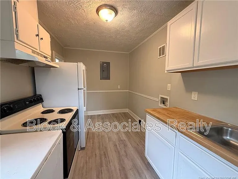 1106 Clark St #A — Photo 8