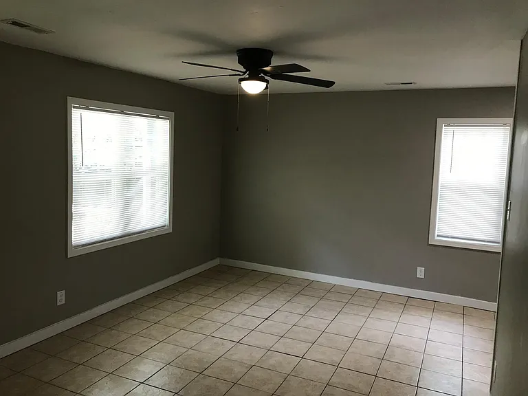 2332 SW Edgewater Ter — Photo 4