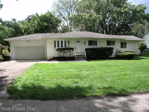 4200 Echo Dr Photo 1