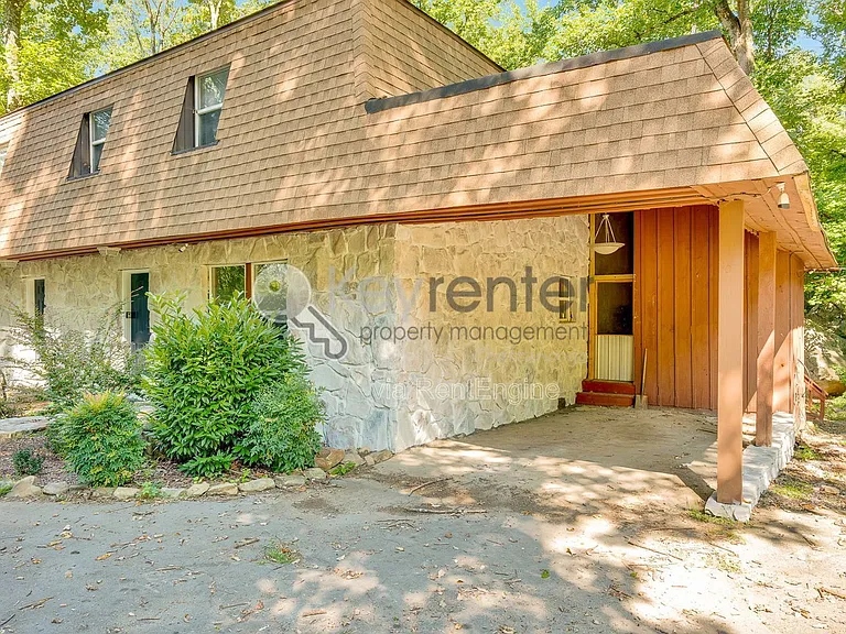 1461 Palisades Rd — Photo 4