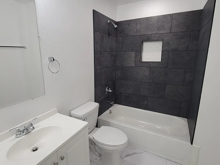 301 Robbins St — Photo 10