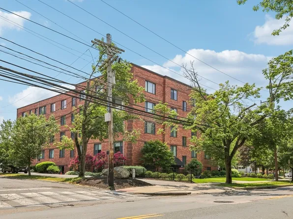 128 Pleasant St APT 407, Arlington, MA 02476
