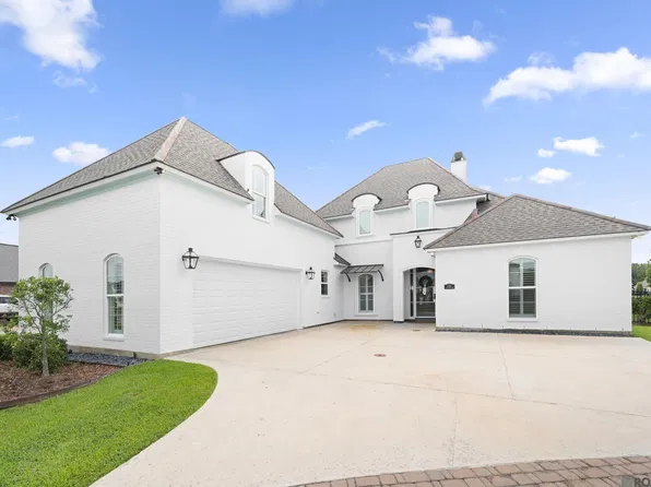 8787 Lake Carriage Dr, Baton Rouge, LA 70817