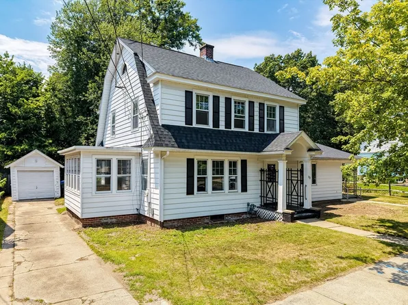 32 Marsden St, Springfield, MA 01109