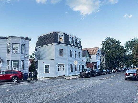 3rd image of 806 Saratoga St
