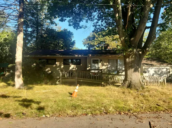23 Clover St, Exeter, NH 03833