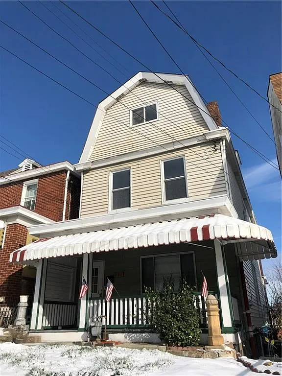 973 Deely St photo 1
