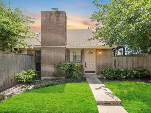 13882 Hollowgreen Dr #810, Houston, TX 77082