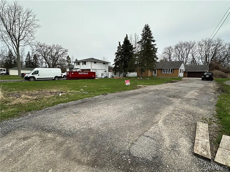 2791 N Forest Rd — Photo 14