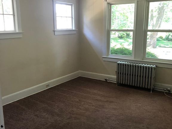 3rd image of 314 Fenwood Ave