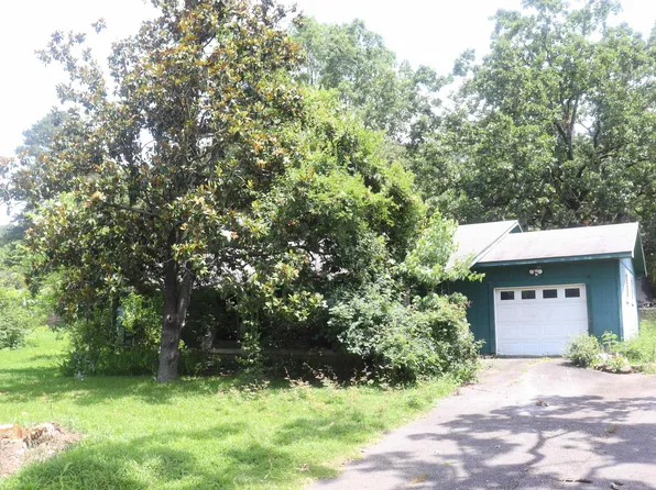 8916 Macarthur Dr, North Little Rock, AR 72118
