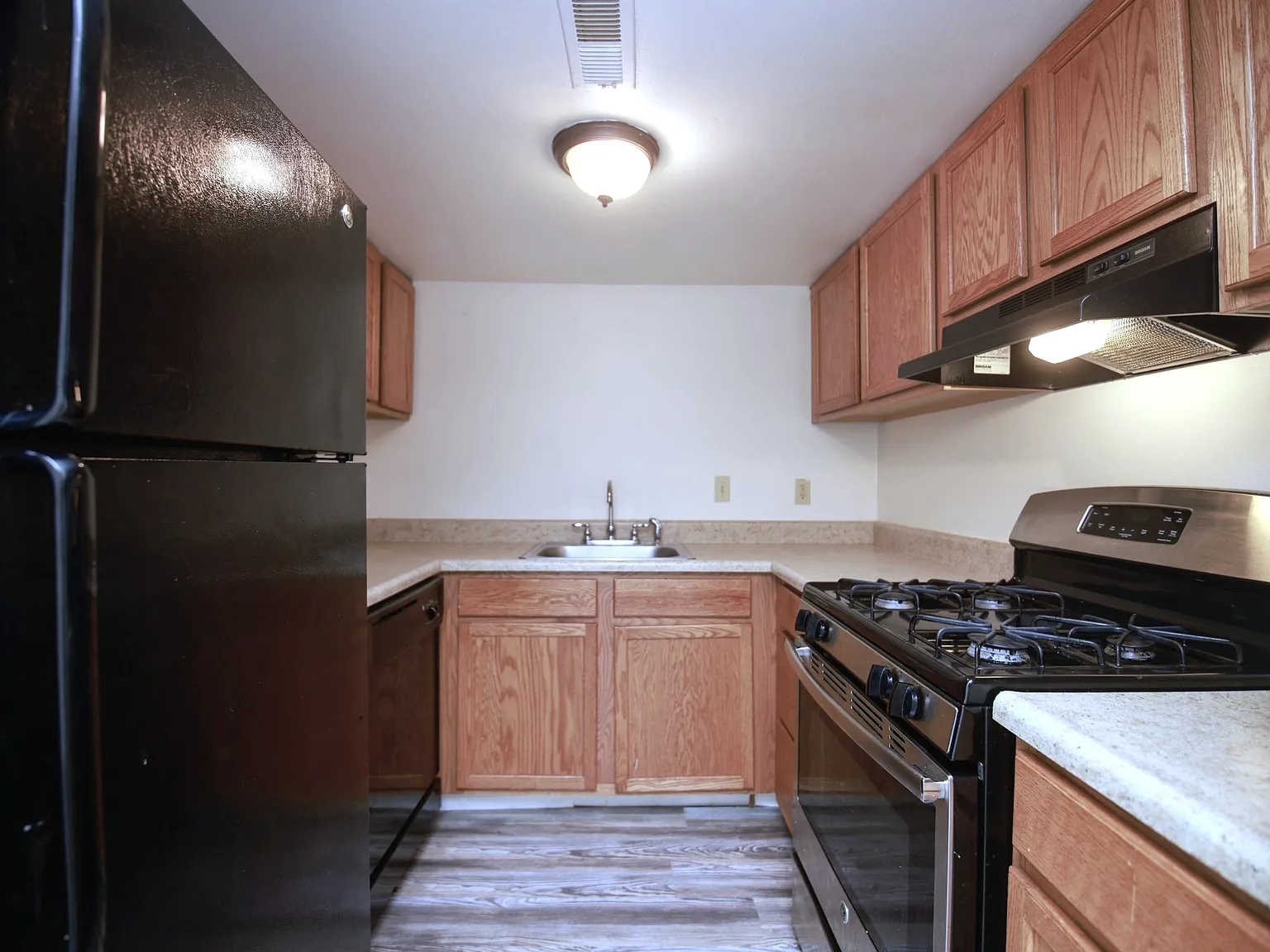Brighton Apartments — Photo 3