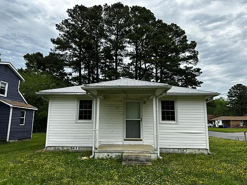 111 Britt St Photo 1
