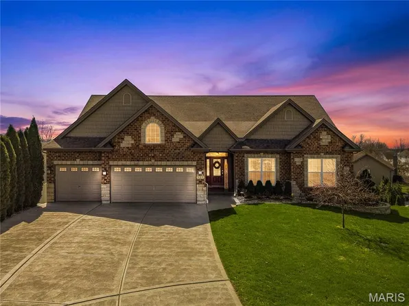 527 Auburn Trace Ln, Saint Peters, MO 63376