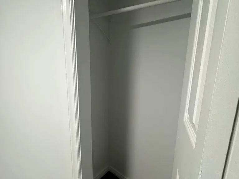 148 Cosburn Ave S #BASEMENT — Photo 8