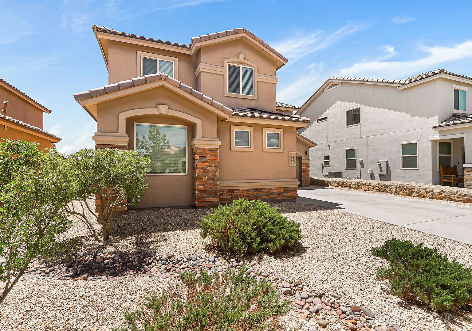 Stunning 4 Bedroom, 3 Bath Home In El Paso TX - — Photo 3