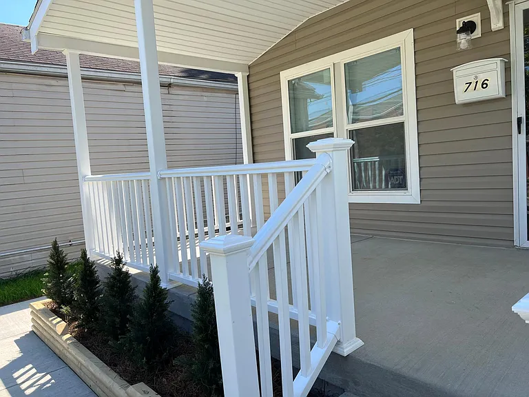 716 E Burnett Ave — Photo 6