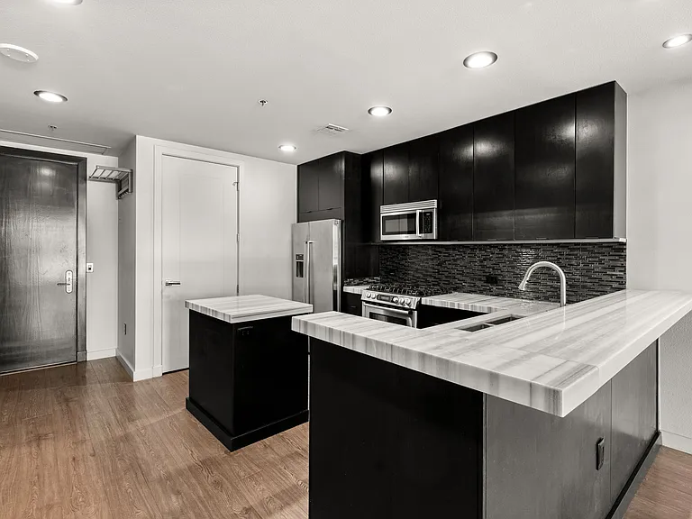 4525 Dean Martin Dr #511 — Photo 4