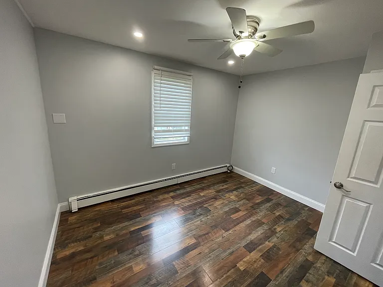 3 Laurel Rd W — Photo 4