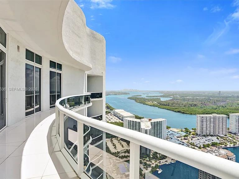 16001 Collins Ave #4305 — Photo 17
