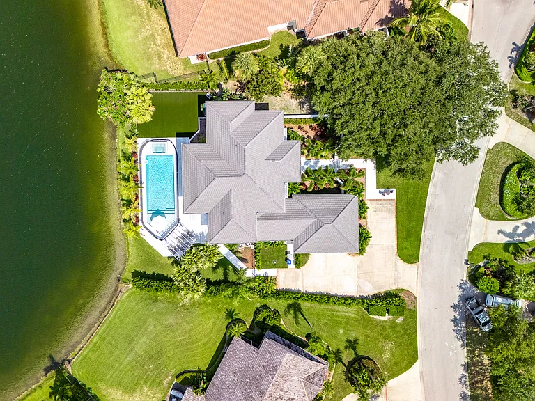 266 Riverway Dr — Photo 43