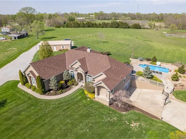 20809 S State Route J, Peculiar, MO 64078