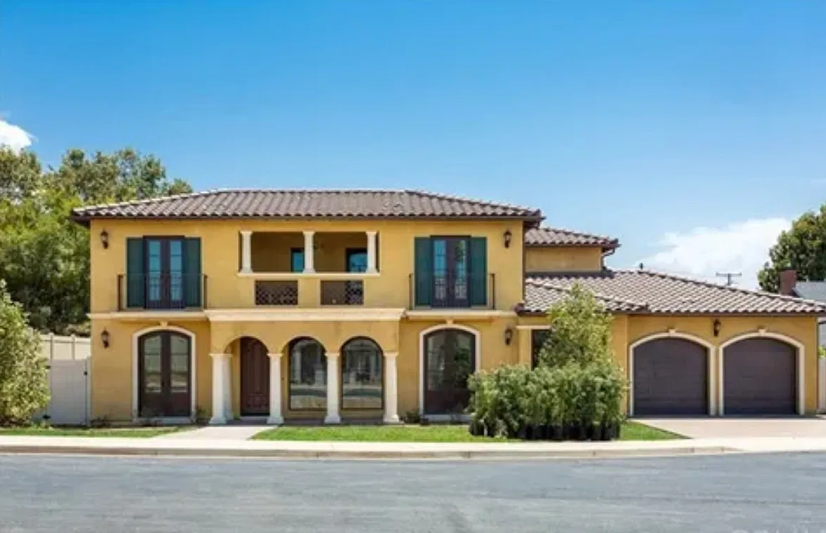 4 bed, 2895 sqft, $5,895 — Photo 1