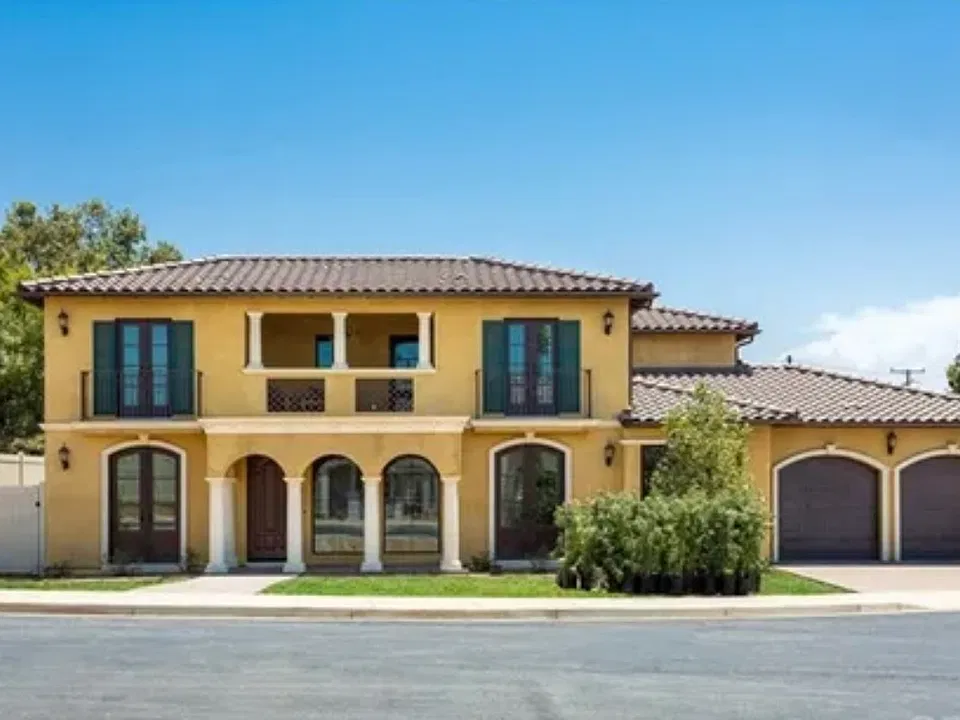 5029 Saunders Cir