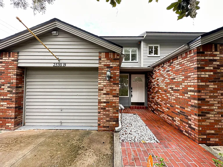 2530 W Maryland Ave #B — Photo 9