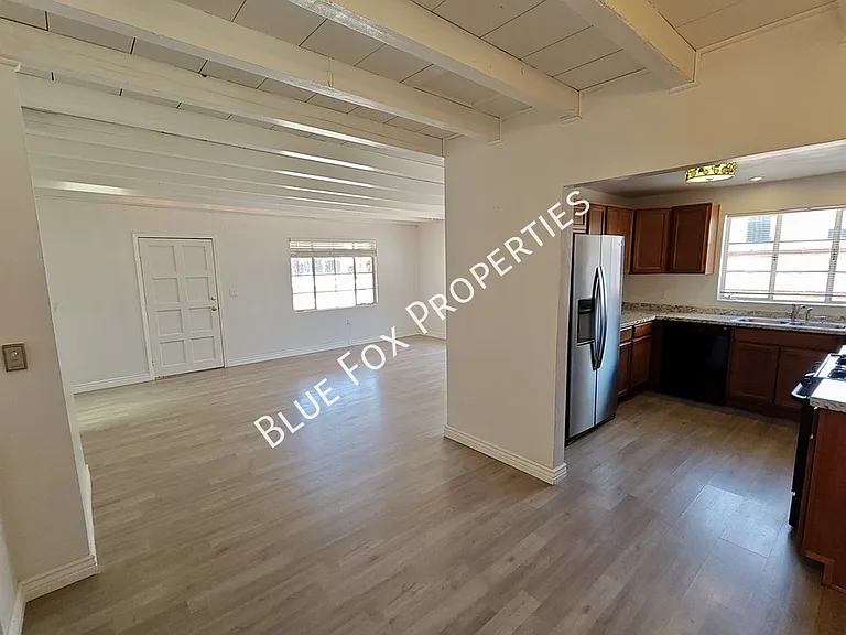 2233 N Isabel Blvd — Photo 7