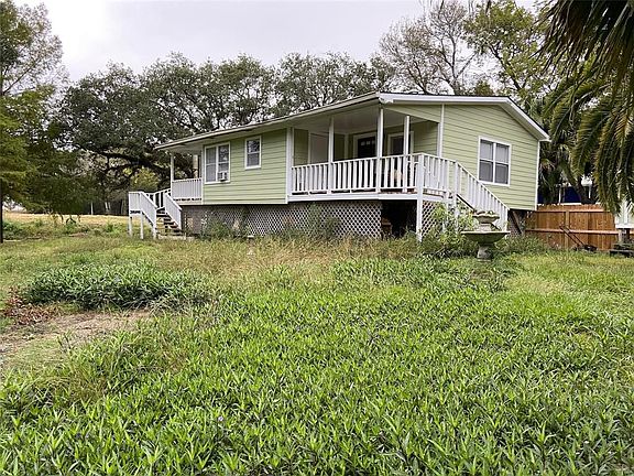 2nd image of 327 Bayou Dr