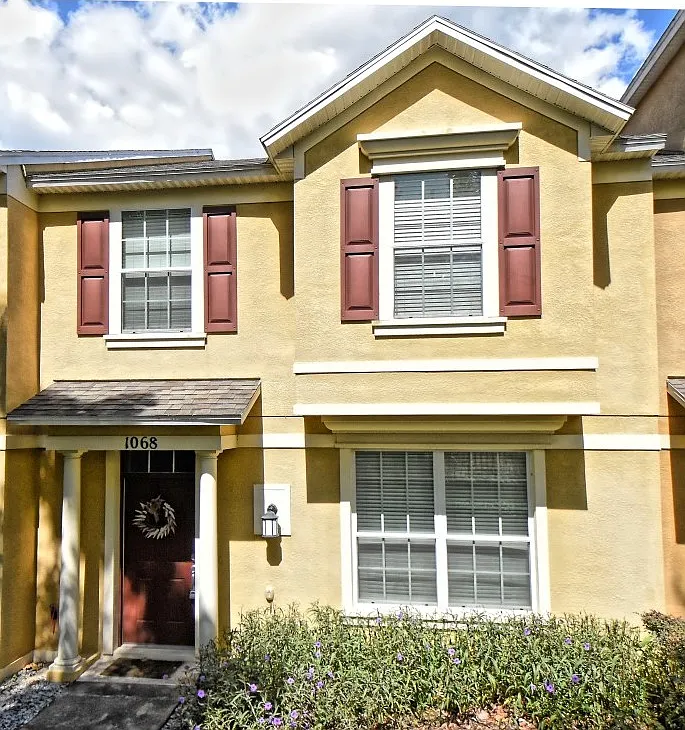 3 bed, 2.5 bath, 1572 sqft, $1,850 — Photo 1