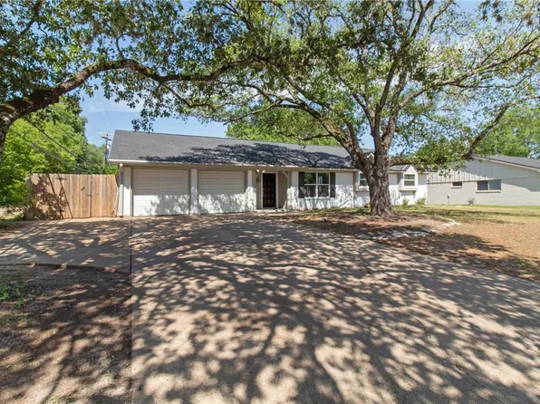 3301 Carter Creek Pkwy, Bryan, TX 77802