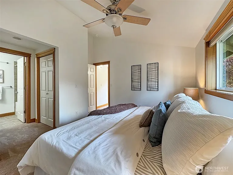 3rd Floor - Primary Bedroom