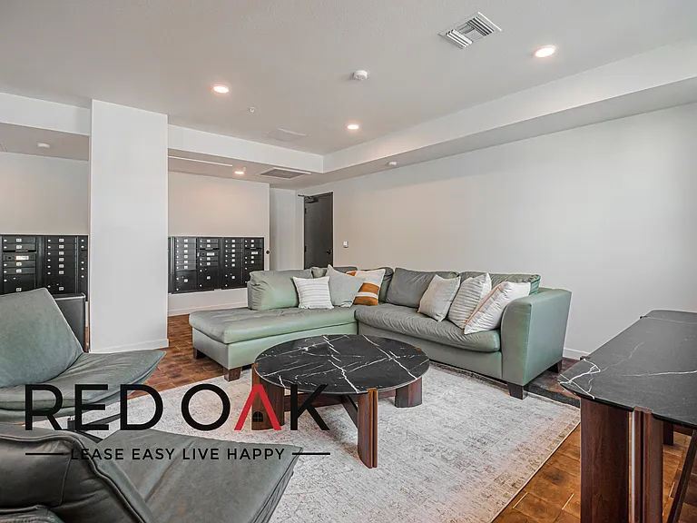 856 Gramercy Drive — Photo 9