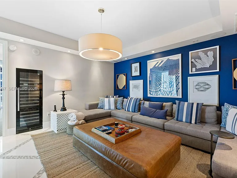 50 S Pointe Dr #1502/03 — Photo 18