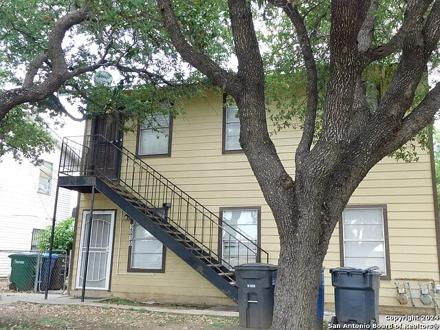 3 bed, 1.0 bath, 1560 sqft, $925 — Photo 1
