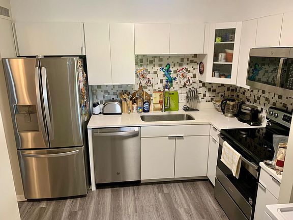 5th image of 3800 Powell Ln APT 1018