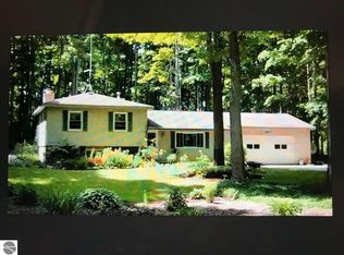 8865 Gilbert Trl, Traverse City, MI 49685