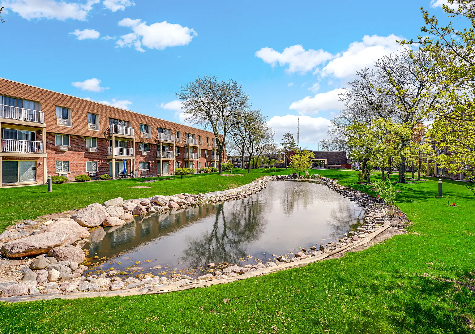 2 bed, 1300 sqft, $1,970 — Photo 3